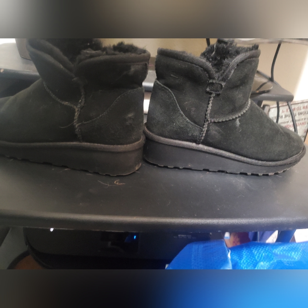 Ugg Black boot bootie short 6 Kristin Wedge almond toe